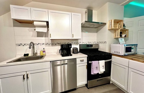 Stockade Historic District Apartment | Beautiful Downtown Apartment