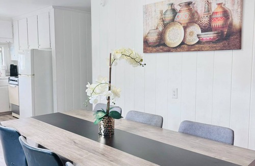 Crescent Beach Apartment | Beautiful duplex near the beach