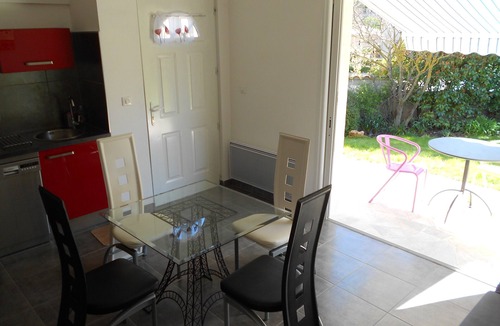 Millau Apartment | Beautiful duplex in detached house