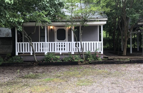 Van Alstyne House | Beautiful Durning House Cottage
