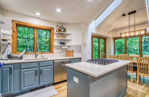 Grantham House | Beautiful Eastman Home