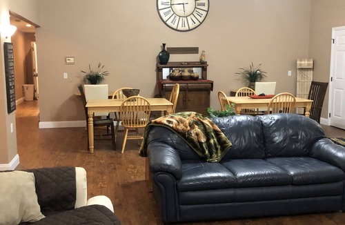 Lesterville House | Beautiful eight bedroom, eight bath lodge just minutes from Black River.