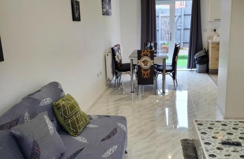 Openshaw Apartment | Beautiful & elegant 2 Bed Room House