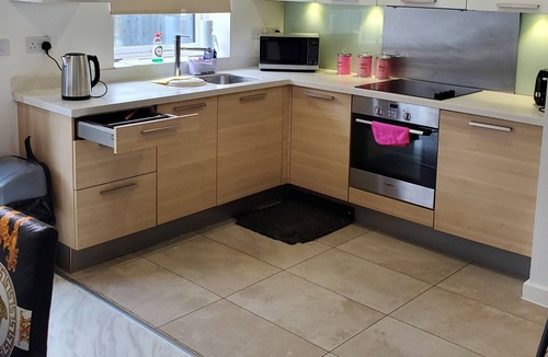 Openshaw House | Beautiful & elegant apartment