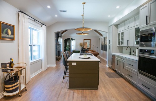 Tulsa House | Beautiful, Elegant, Unique, Modern! By Gathering Place, Discovery Lab, & Expo!