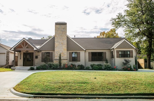 Tulsa House | Beautiful, Elegant, Unique, Modern! By Gathering Place, Discovery Lab, & Expo!