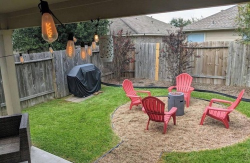 Central Southwest House | Beautiful ENTIRE home-NRG, Med Center & Downtown