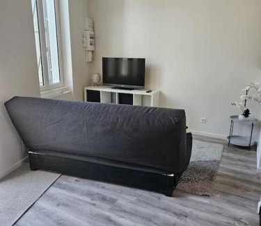 Veneux-les-Sablons House | Beautiful F2 apartment 5 stops by train from Paris