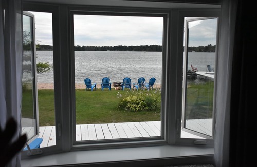 Gaylord House | Beautiful Fall Location!