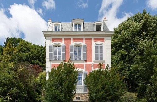 Ville-d'Avray House | Beautiful family home with huge garden