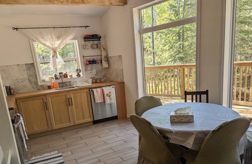 Hecla-Grindstone Provincial Park Cabin | Beautiful family friendly cottage minutes from beach