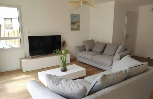 Lancieux House | Beautiful family home with swimming pool