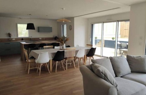 Lancieux House | Beautiful family home with swimming pool