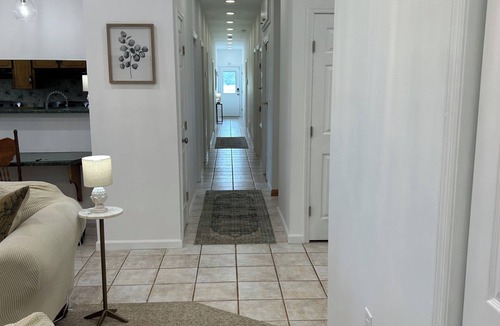 Skipperville House | Beautiful family-sized retreat near Troy University. Large Porch & Cozy Patio!