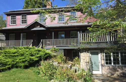 Stockbridge House | Beautiful Farm House Near Family Ski Mountains And Other Fun Winter Activities