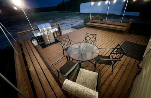 Henderson House | Beautiful Farm Stay with Private Pickleball Court near Kerr Lake, North Carolina