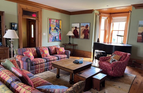 Mulmur Other | Beautiful farmhouse in the rolling hills of Mulmur 1.5 hrs north of Toronto