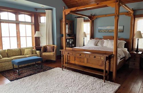 Mulmur Other | Beautiful farmhouse in the rolling hills of Mulmur 1.5 hrs north of Toronto