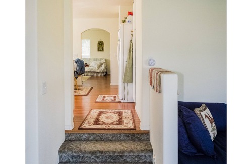 Finley House | Beautiful Farmhouse in Parklike Setting