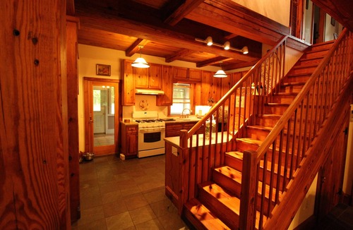 Nellysford House | Beautiful Farmhouse On 11 Heavenly Acres