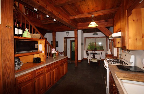 Nellysford House | Beautiful Farmhouse On 11 Heavenly Acres