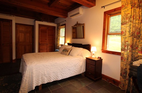 Nellysford House | Beautiful Farmhouse On 11 Heavenly Acres