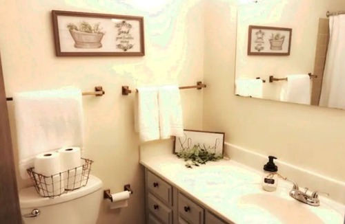 Grandview House | Beautiful Farmhouse Style Townhome - 3Bdrm