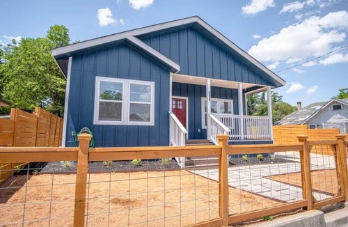 Nevada Street House | Beautiful Fenced 3BR 2BA Near Exciting Downtown