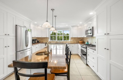 Dennis Port House | Beautiful five bedroom home with private swimming pool