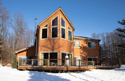 East Troy House | Beautiful five bedroom home on 15 acres