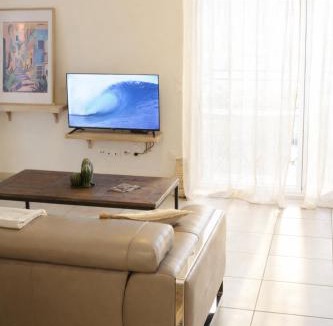Port Marianne Apartment | Beautiful flat in Port Marianne with parking