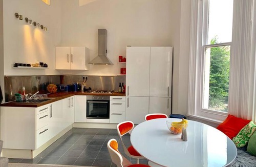 Hove Apartment | Beautiful flat perfect for a seaside break!