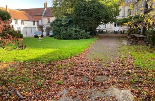 Auxi-le-Chateau House | Beautiful former Hunting Lodge with spacious authentic rooms and garden with terraces