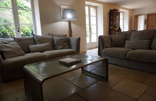 Cazouls-les-Beziers Bed & Breakfast | Beautiful town house for your mini bteak