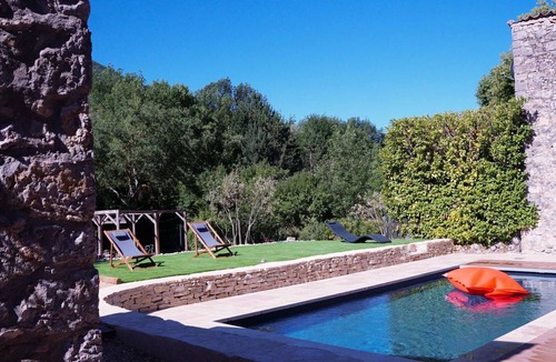 La Penne-sur-l'Ouveze Villa | Beautiful provençal Mas with private pool