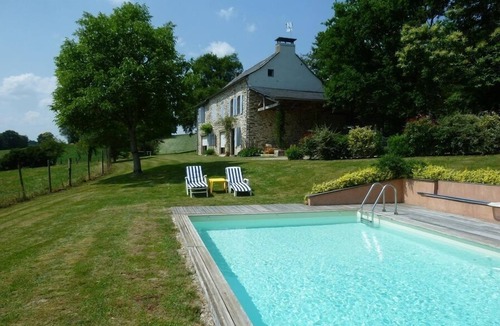 La Salvetat-Peyrales House | Beautiful stone house with private pool