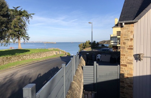 Saint-Jacut-de-la-Mer House | Beautiful granite house facing the sea