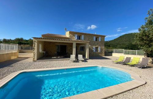 Saint-Laurent-de-Carnols Villa | Beautiful villa with private pool in Gard