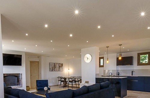 Montaleigne Villa | Beautiful villa with sauna pool and jacuzzi