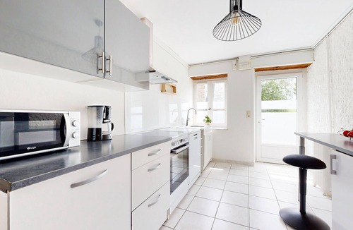 Sartilly-Baie-Bocage House | Beautiful home in Sartilly-Baie-Bocage with WiFi