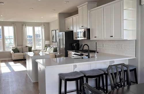 Midlothian House | Beautiful Furnished Townhome Now Available! Pet friendly!