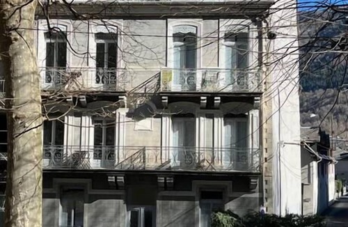 Bagneres-de-Luchon Apartment | Beautiful ground floor apartment near Thermes