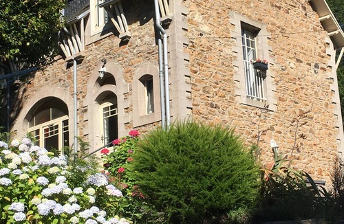 Saint-Jean-du-Doigt House | Beautiful granite stone house