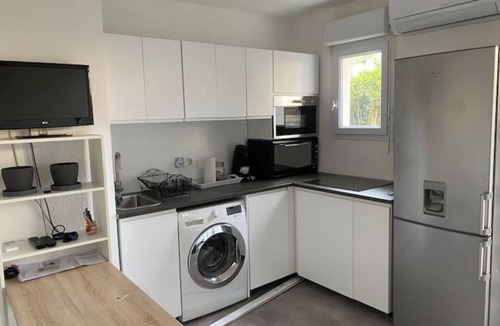 Croix-d'Argent Apartment | Beautiful garden apartment with swimming pool