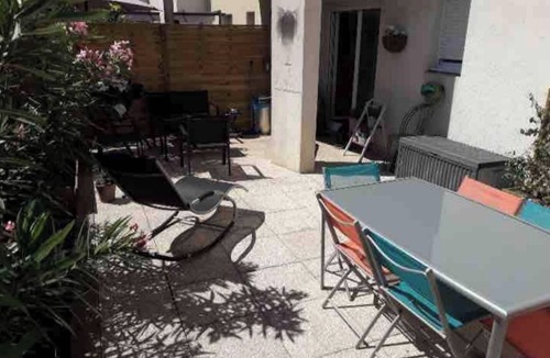 Croix-d'Argent Apartment | Beautiful garden apartment with swimming pool