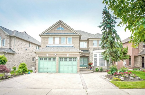 Richmond Hill Apartment | Beautiful Garden & Forest View Private Suite