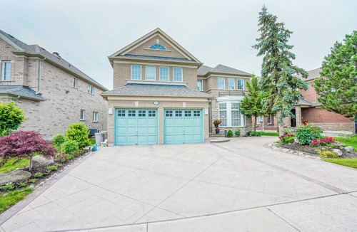 Richmond Hill Apartment | Beautiful Garden & Forest View Private Suite