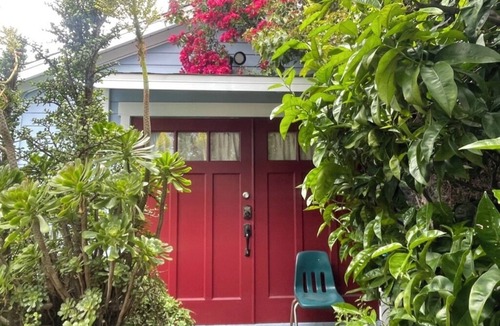 South Berkeley Apartment | Beautiful Garden Studio W/kitchen Near Bart