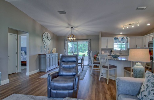 The Villages House | Beautiful Golf Front 3-2 on Glenview. Cable , WI-FI , Passes and Golf Cart !
