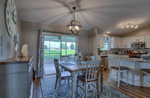 The Villages House | Beautiful Golf Front 3-2 on Glenview. Cable , WI-FI , Passes and Golf Cart !
